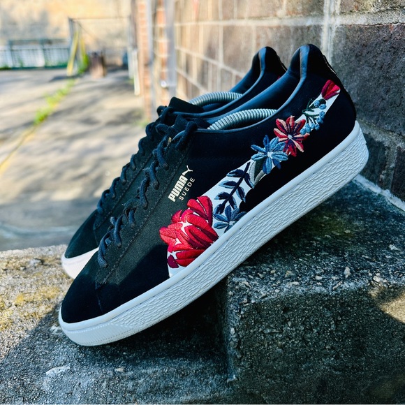 Puma Hyper Embellished Black Suede Sneakers Embroider Red Blue Orange Floral SZ6 - Picture 1 of 11